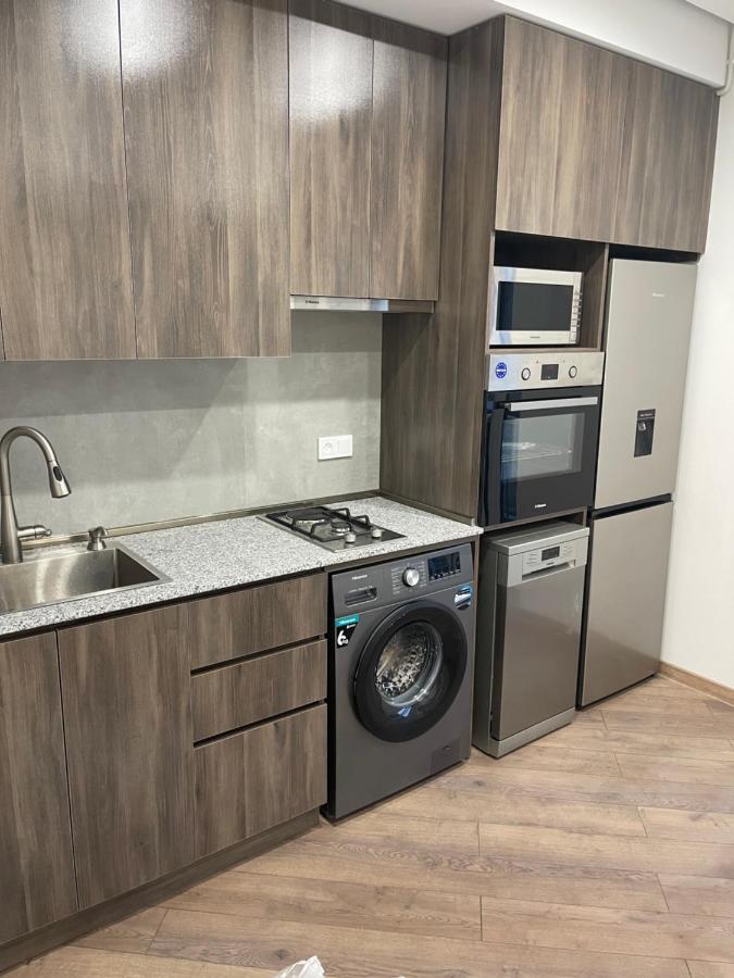 Appartamento Yerevan Downtown Luxe Esterno foto