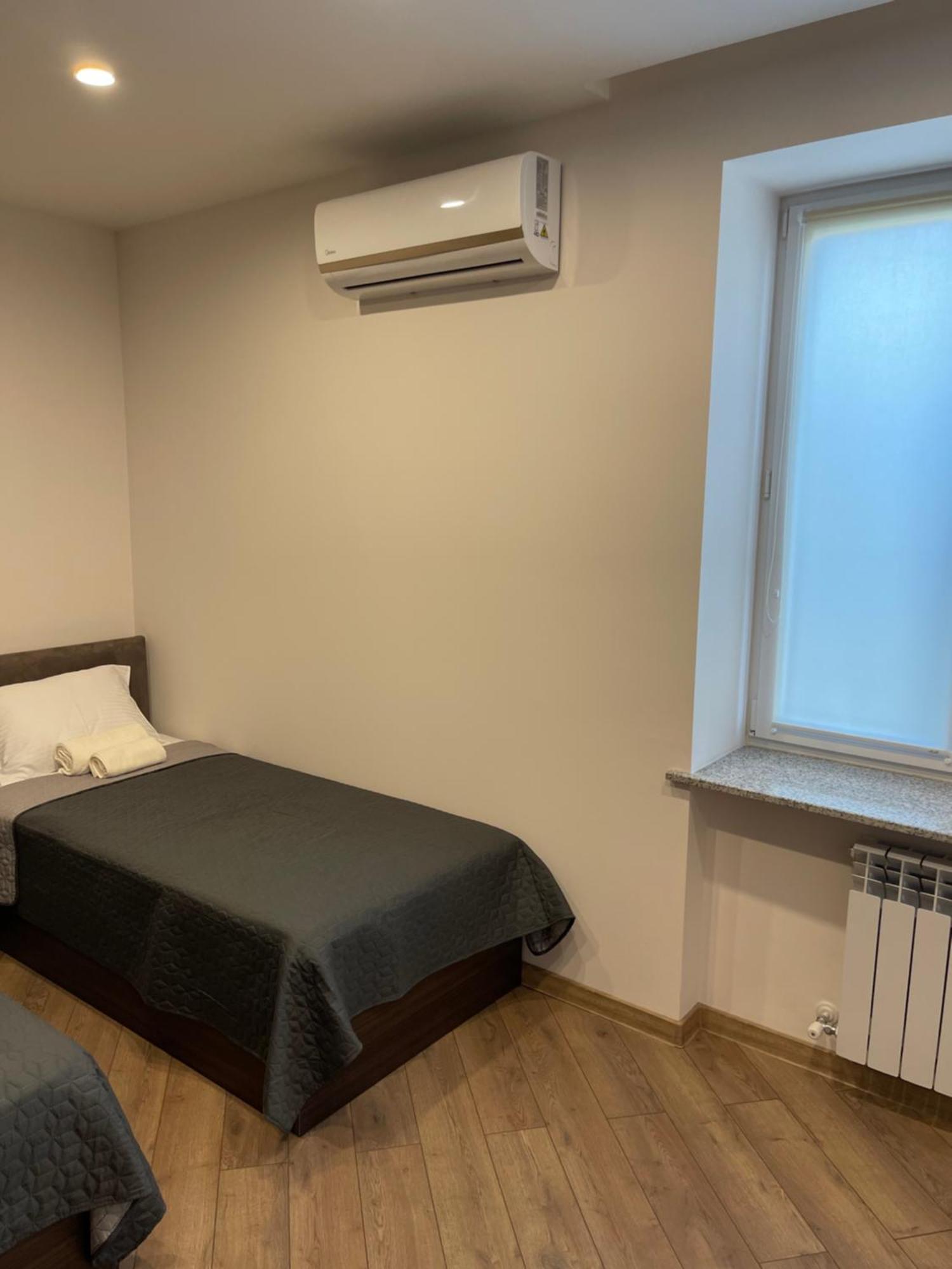 Appartamento Yerevan Downtown Luxe Esterno foto