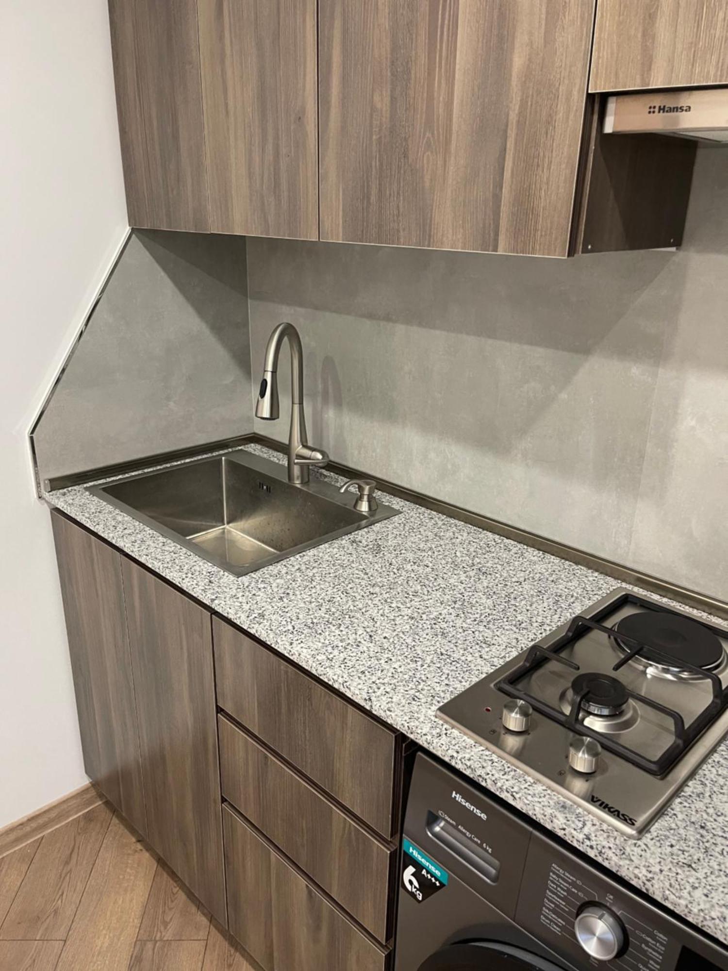 Appartamento Yerevan Downtown Luxe Esterno foto